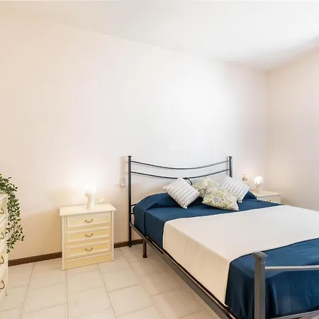Iris Silvi Vacanza Apartment *